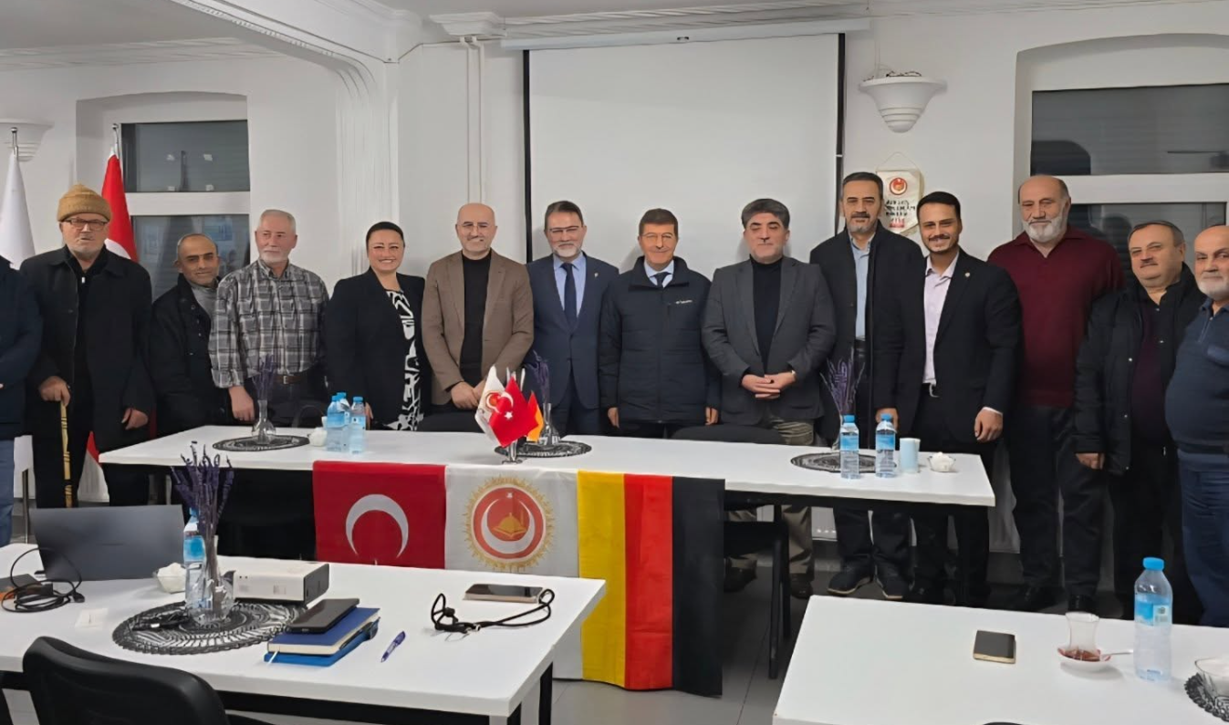 “Almanya’daki Türk Gençliği ile Aile ve Çocuk Eğitimi” Paneli Düzenlendi